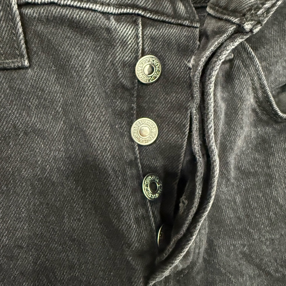 💙Levi's Ribcage Shorts - Picture 4 of 6